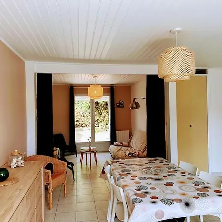 100 M De La 100 Du Bourg Des Moutiers En Retz * Les Moutiers