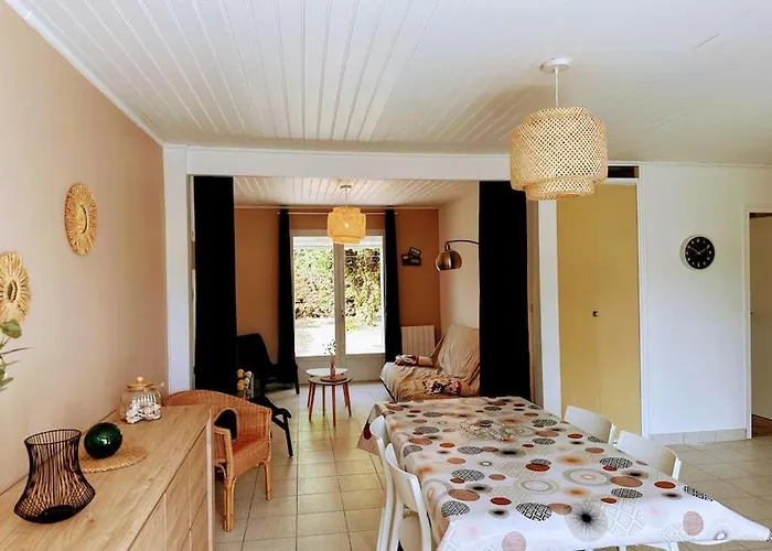 100 M De La 100 Du Bourg Des Moutiers En Retz * Les Moutiers